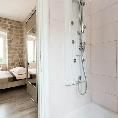 Simply Chic Gostinjska kuća 3*