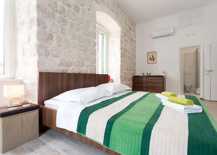 Simply Chic 3*