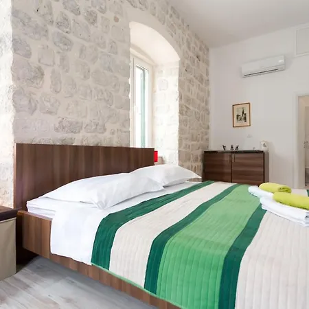 Simply Chic 3*